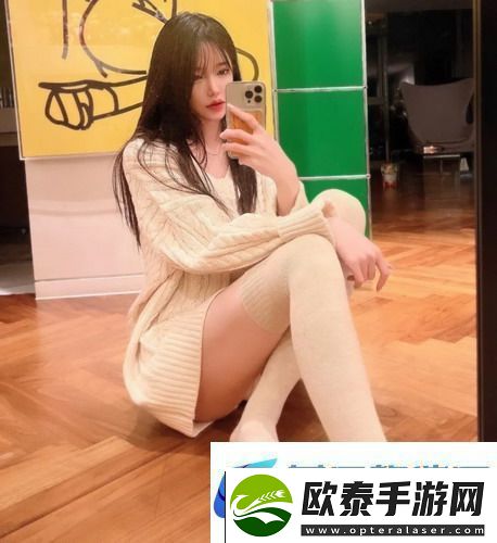 瞒着老公加班的HR