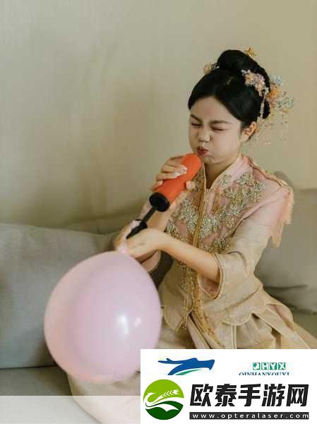 女子绝活吸烟开啤酒吹气球1.女子绝活