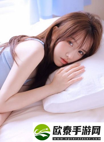一面膜胸口一面吃下部位片段：剧情创意解析，突破传统叙事的瞬间！
