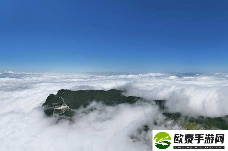 紧紧抓着她那令人瞩目的两座山峰展开奇妙之旅