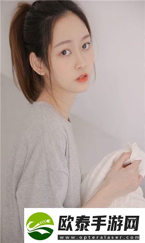 瞒着老公加班的hr中字引发热议