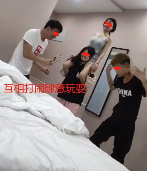 三个男人躁我一个爽视频