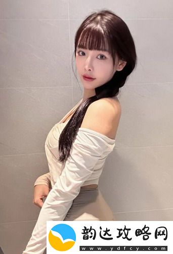暴躁少女csgo免费观看：激情四溢的电竞盛宴，尽享游戏快感与青春活力！