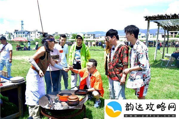花样新世界倪萍黄子弘凡体验潮人换装短视频