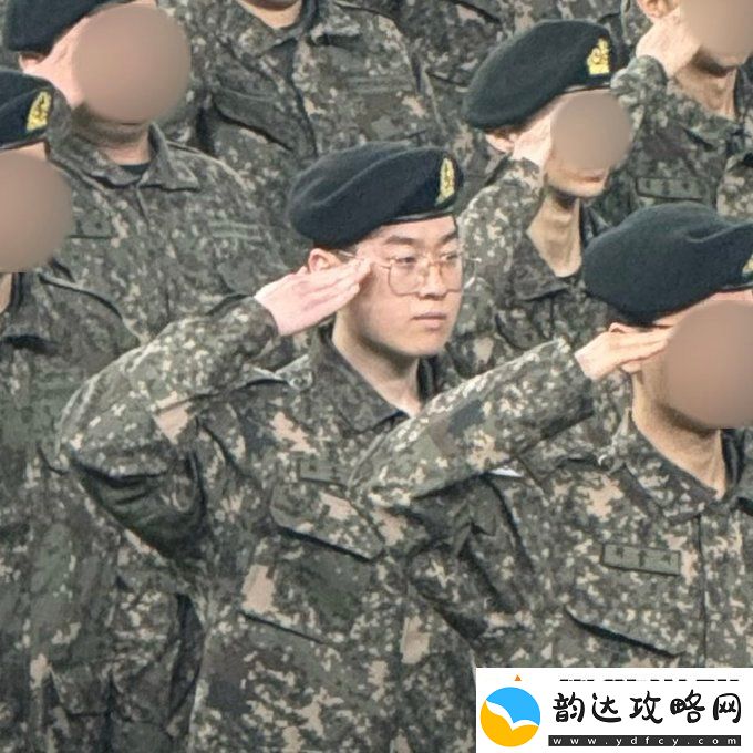 二等兵崔祐齐！忠！诚！Zeus结业照片流出