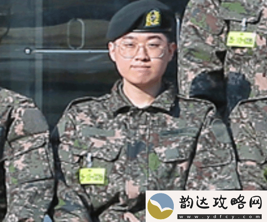 前T1冠军上单Zeus也去参加军训了