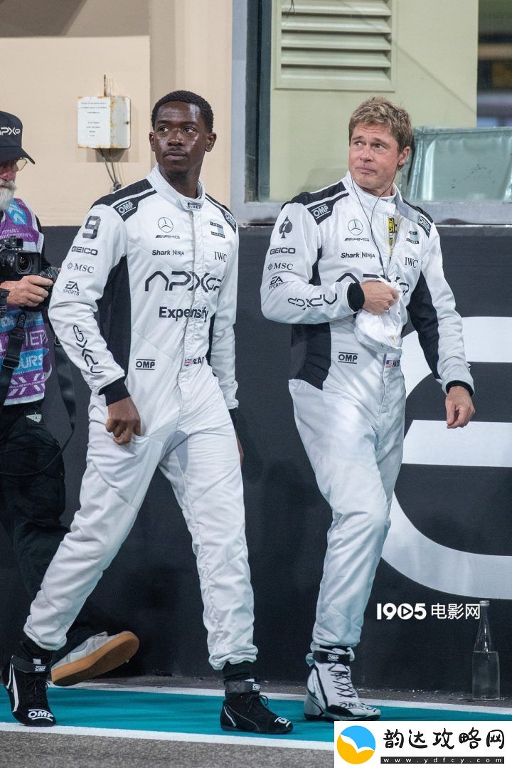 虞书欣、何猷君同观看F1大奖赛