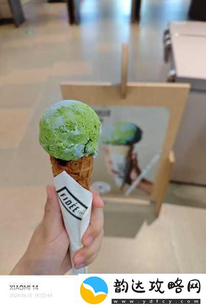 尝到了甜头两人每天都会想方设法